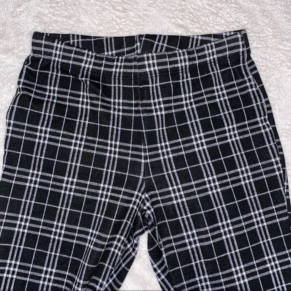 F21 BLACK AND WHITE PLAID LEGGINGS